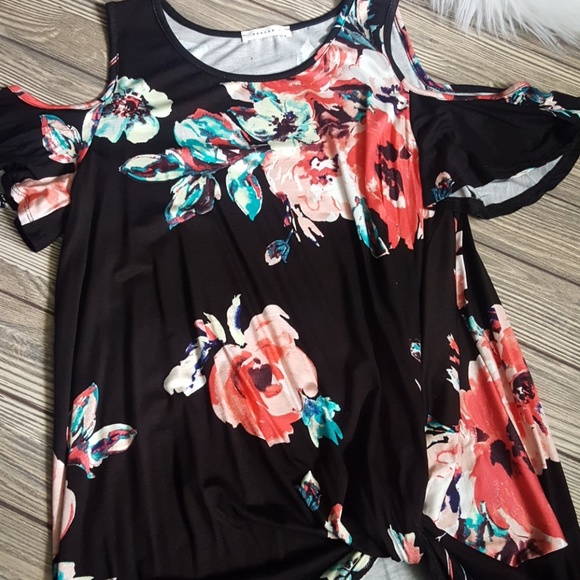 Black Floral Tunic Front Knot - Picture 3 of 4